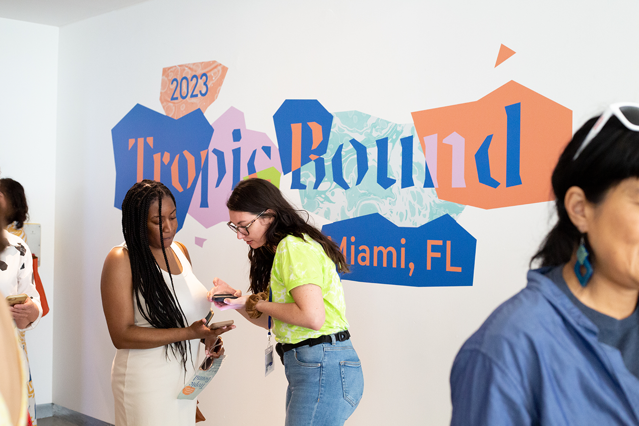 Topos Tropic Bound Web Display V2